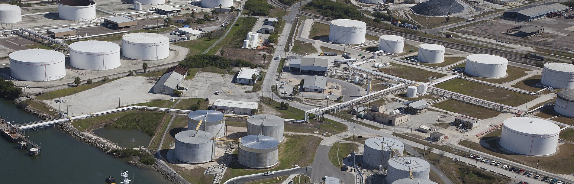 "Gasoline, Aerial View, Crude Oil, Energy, Fammable", Florida, Fossel Fuel, Fossil Fuel, Freight Transportation, Fuel Storage Tank, Fuel Tanker, Fuel and Power Generation, Industrial Ship, Industry, Jetty, Nautical Vessel, Oil, Oil Industry, Oil Refinery, Oil Tanker, Pier, Shipping, Supertanker, Tampa, Technology, Transportation, Water