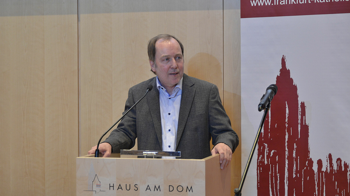 Hans-Dieter Adam erhält Ehrenplakette der Stadt Frankfurt